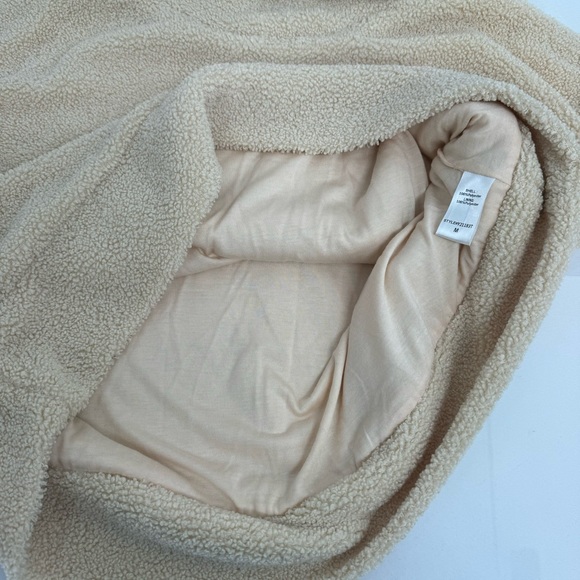 Tuckernuck Pullover Sweater Size M Cream Teddy Fleece Rollins Funnel Neck Boxy - Picture 8 of 9